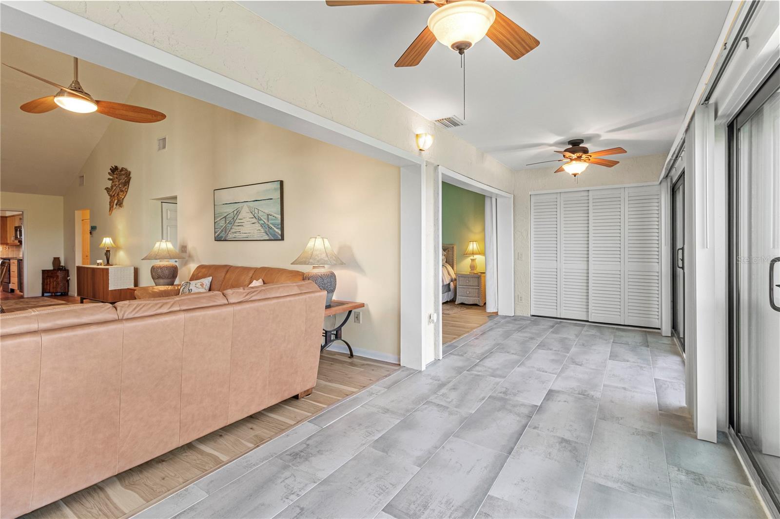 BAY HOLLOW - Residential