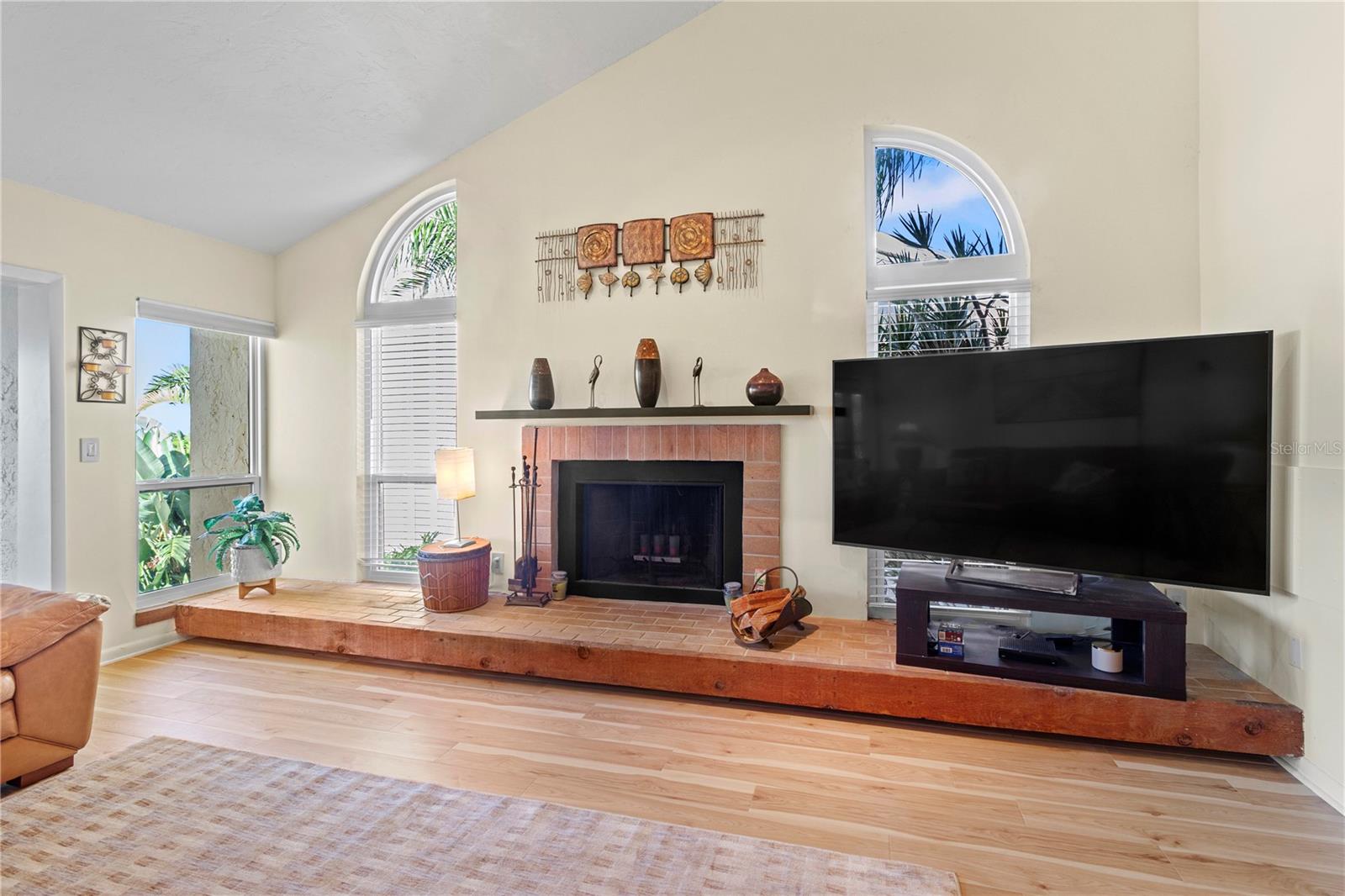 BAY HOLLOW - Residential