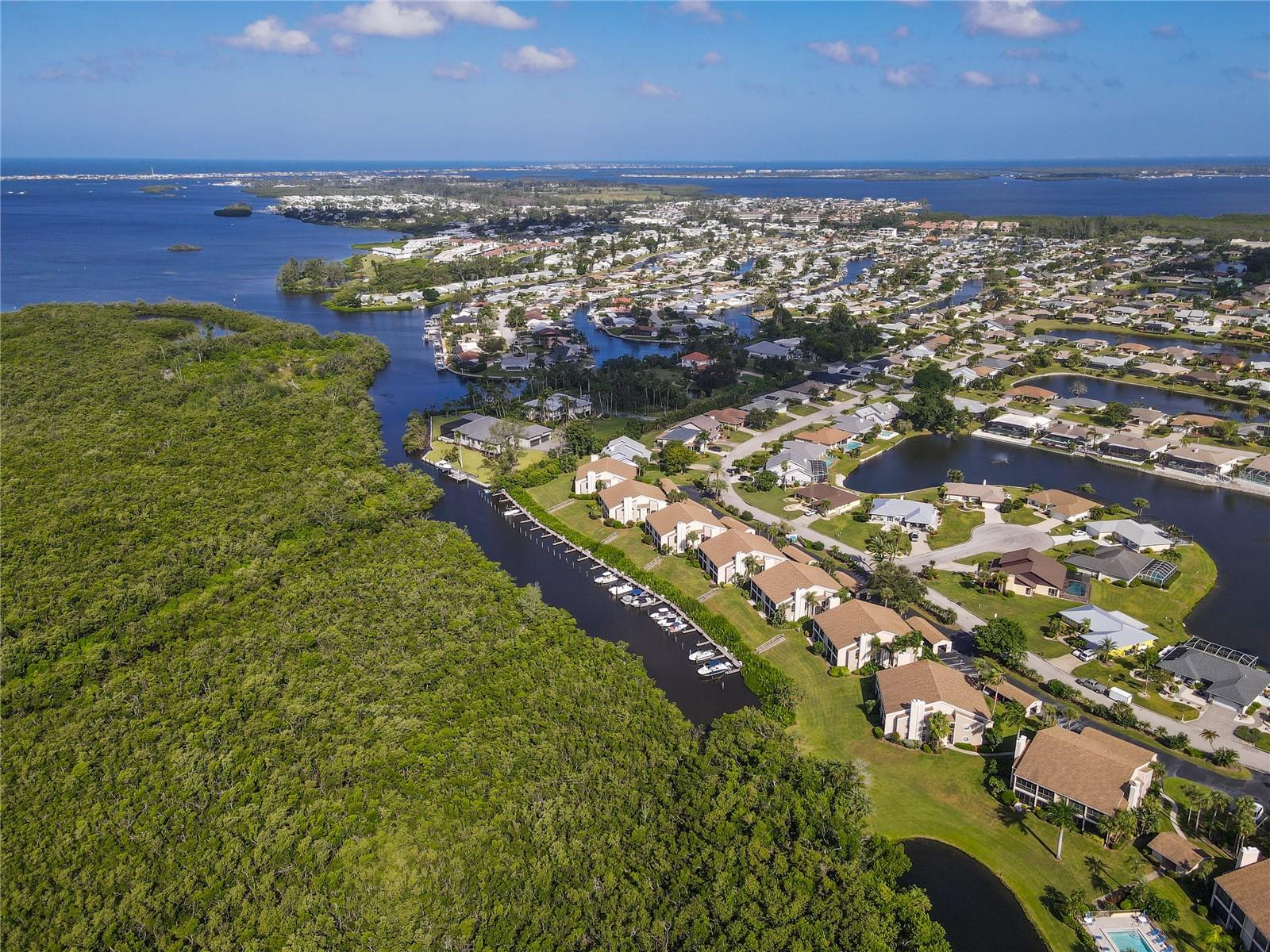 BAY HOLLOW - Residential