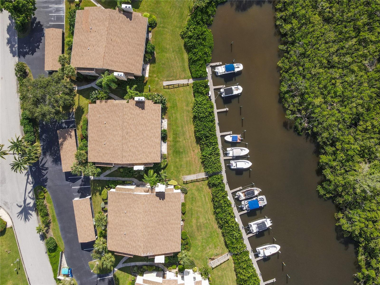 BAY HOLLOW - Residential