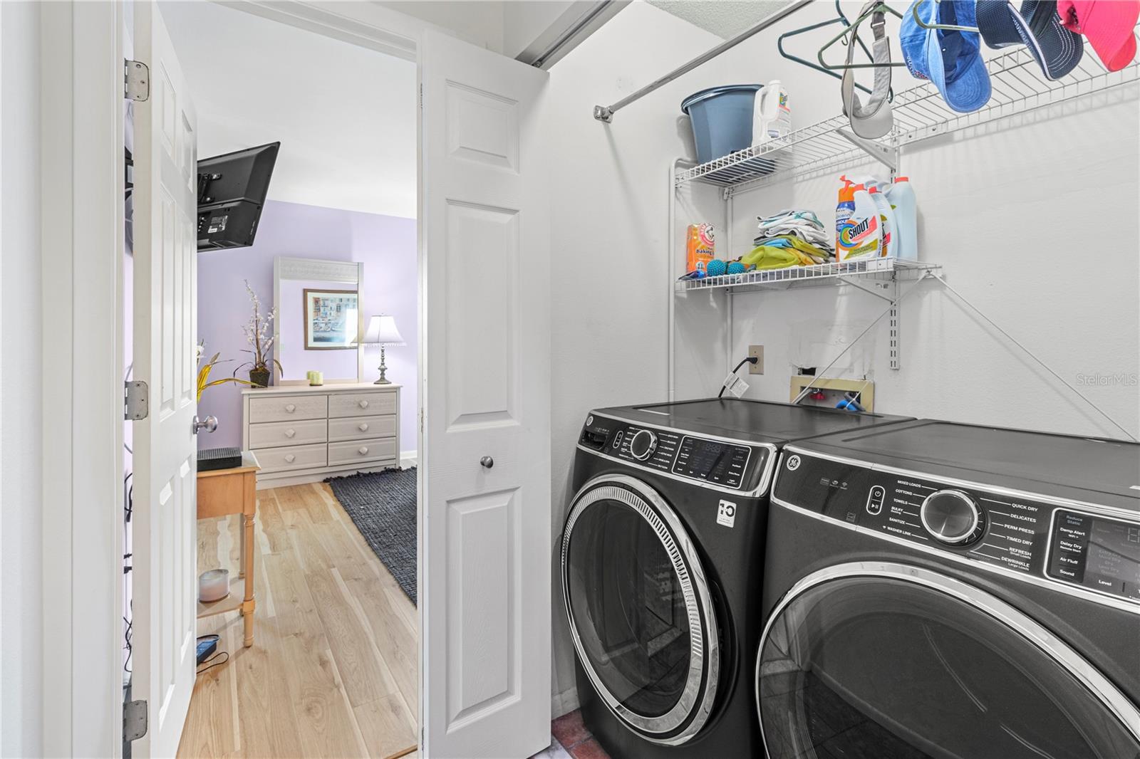 BAY HOLLOW - Residential