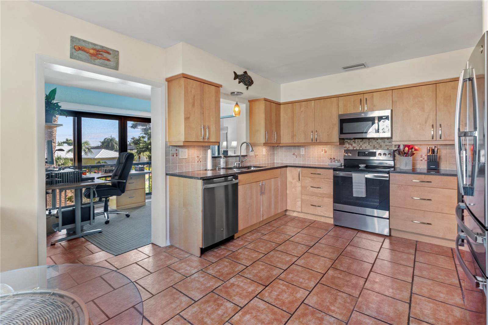 BAY HOLLOW - Residential