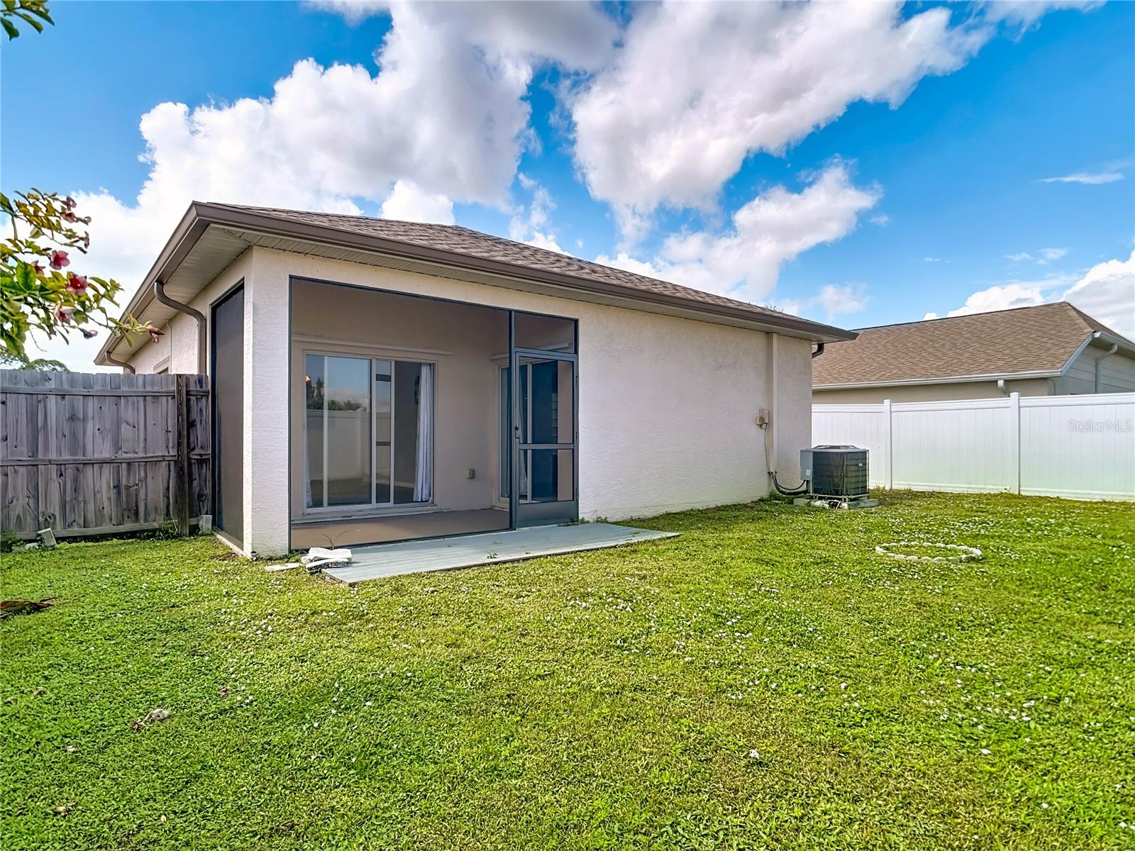 TREE TOPS AT RANGER POINT - Residential