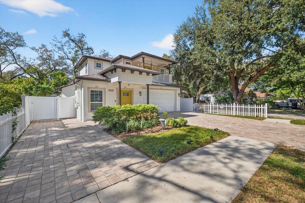 Photo of 8914 N Lynn Avenue, Tampa, FL 33604 (MLS # TB8446883)