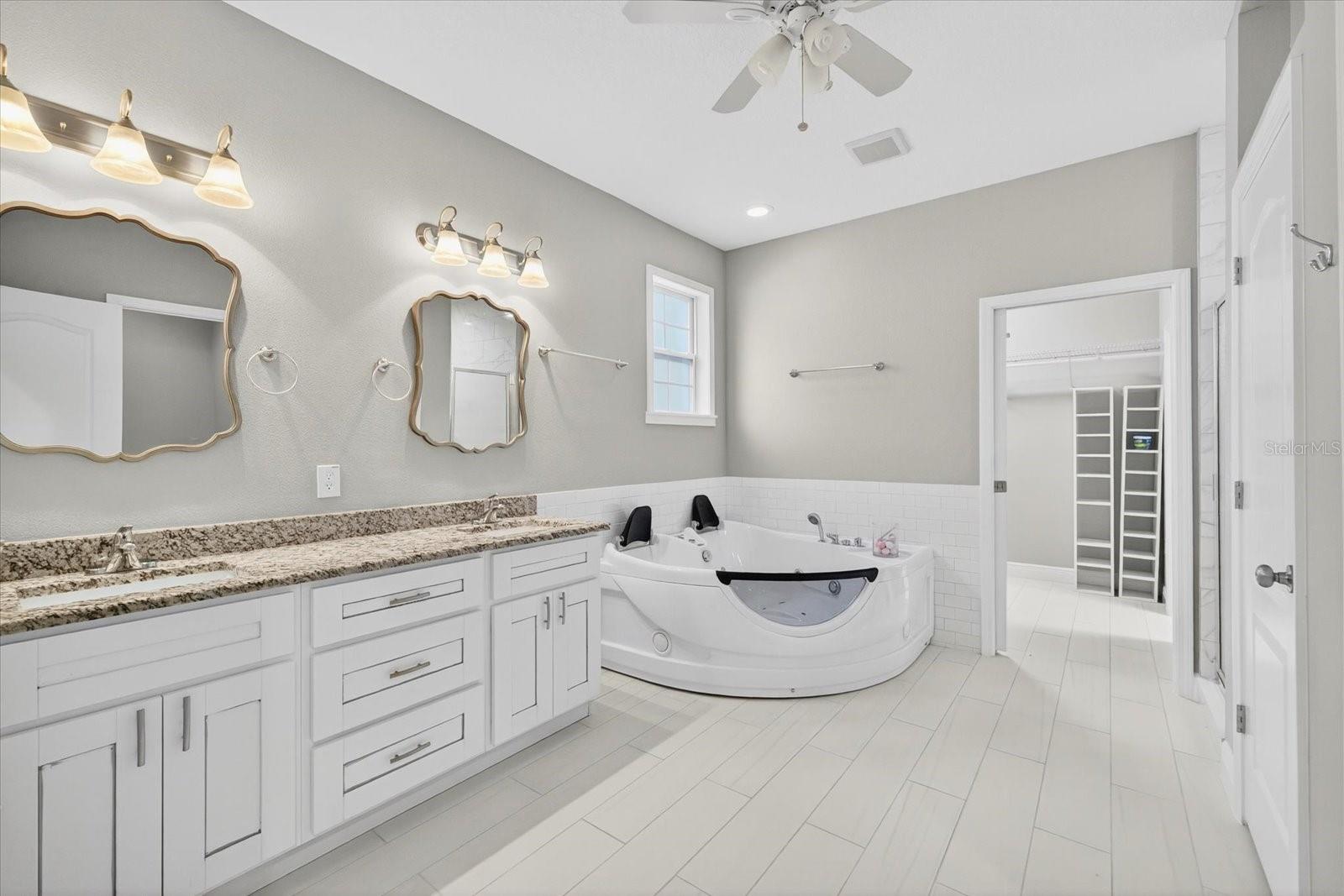 CASA LOMA SUB - Residential