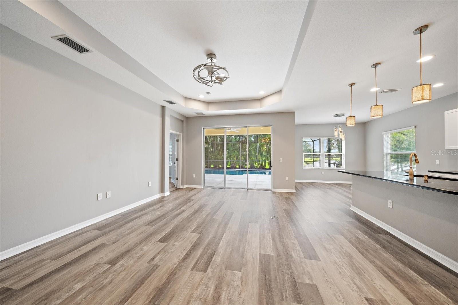WINDWOOD - Residential