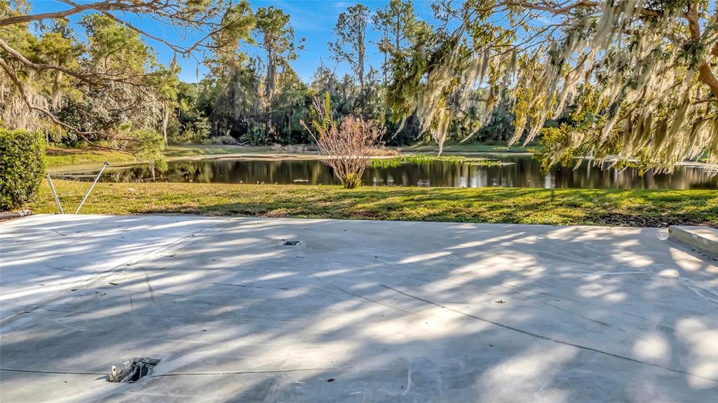 Photo of 722 Landry Lane, Tavares, FL 32778 (MLS # G5105160)