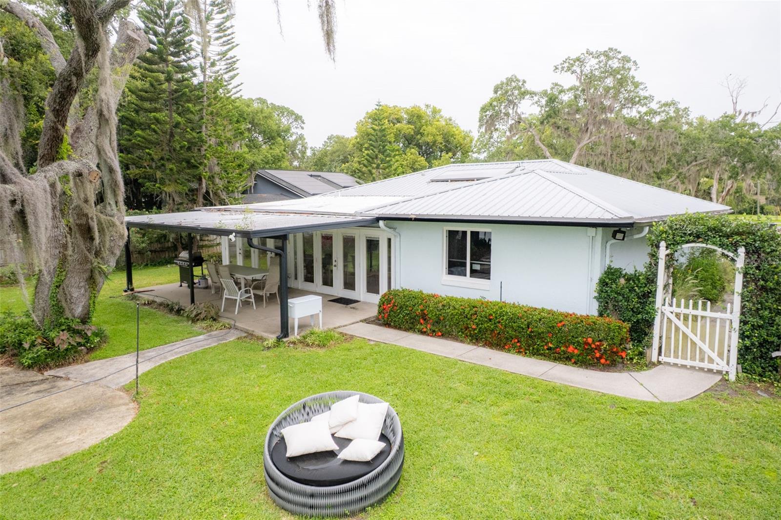 ALANDALE SUB - Residential Lease