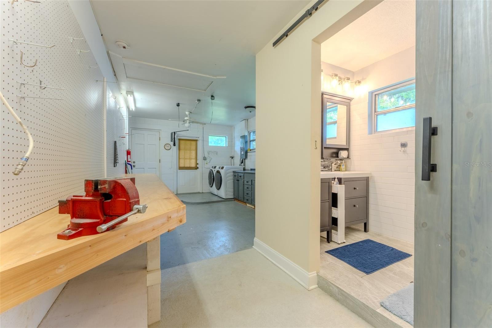 ALANDALE SUB - Residential Lease