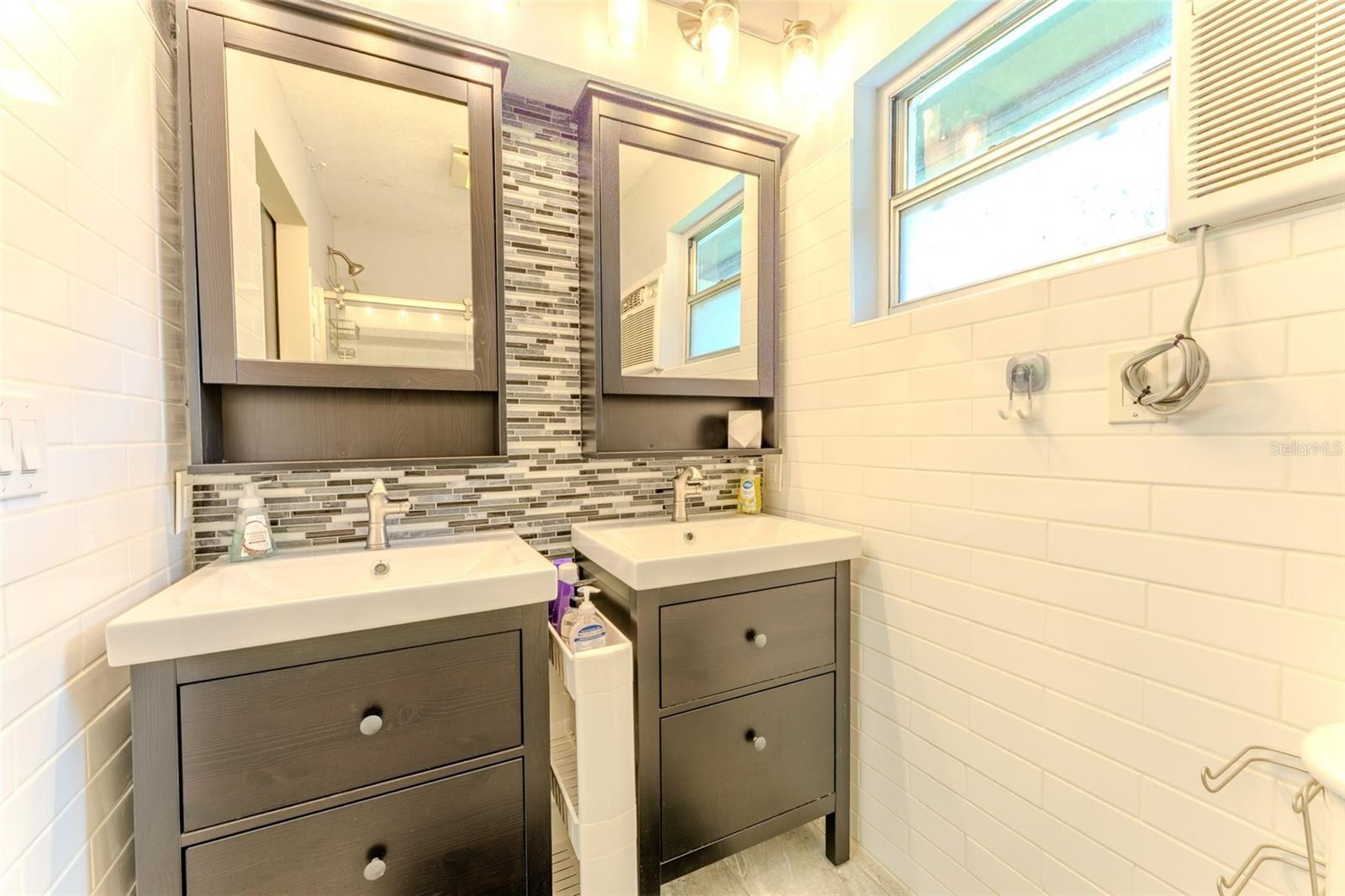 ALANDALE SUB - Residential Lease