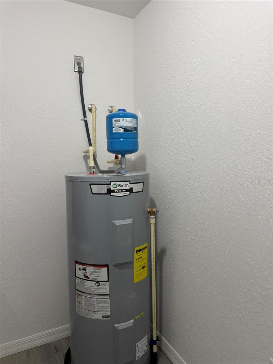 CITRUS SPGS UNIT 01 - Residential Lease