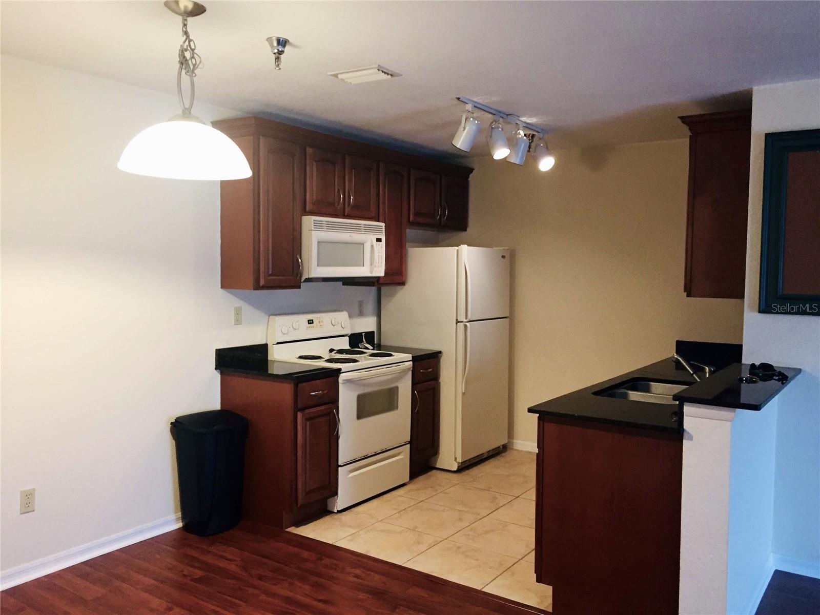 ITOPIA PRIVATE RESIDENCES CONDO - Residential Lease