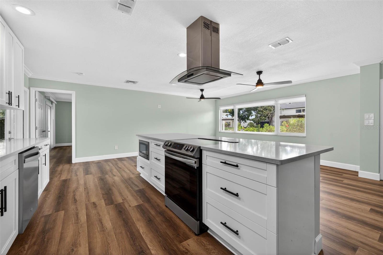 4623 BAY CREST DRIVE