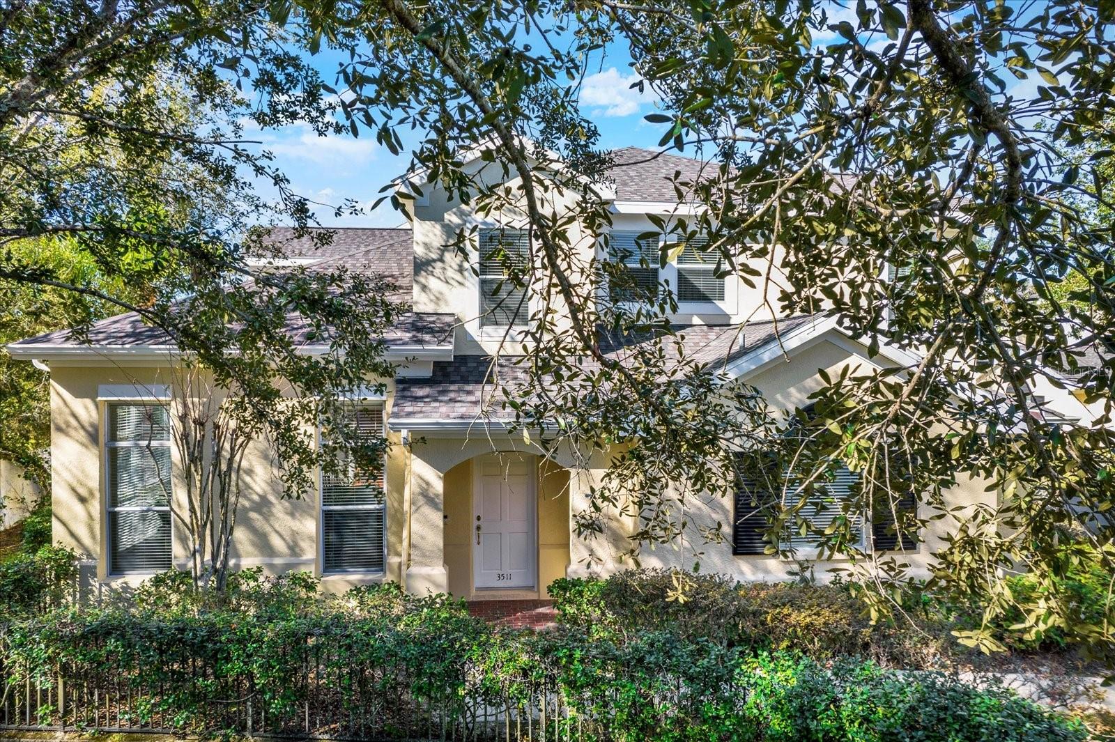 LAKESIDE TWNHMS - Residential