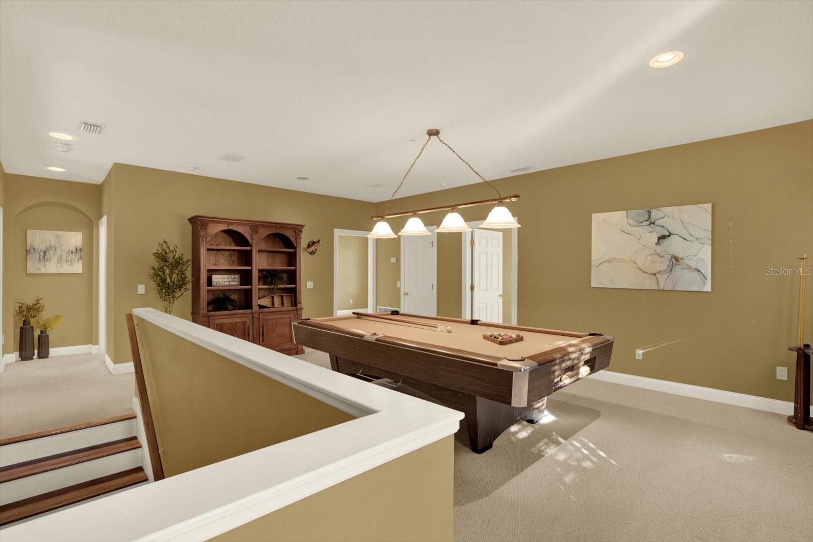 LAKESIDE TWNHMS - Residential