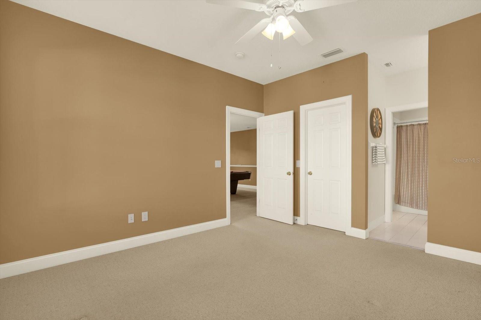 LAKESIDE TWNHMS - Residential