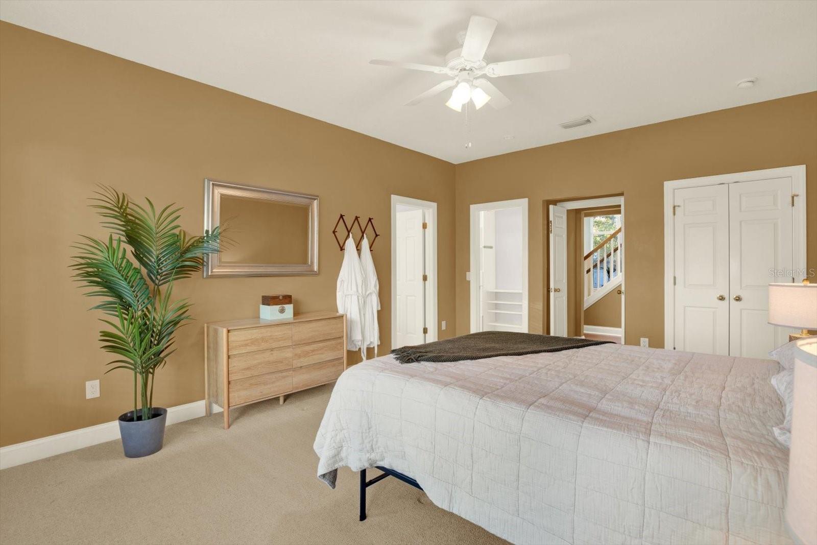 LAKESIDE TWNHMS - Residential