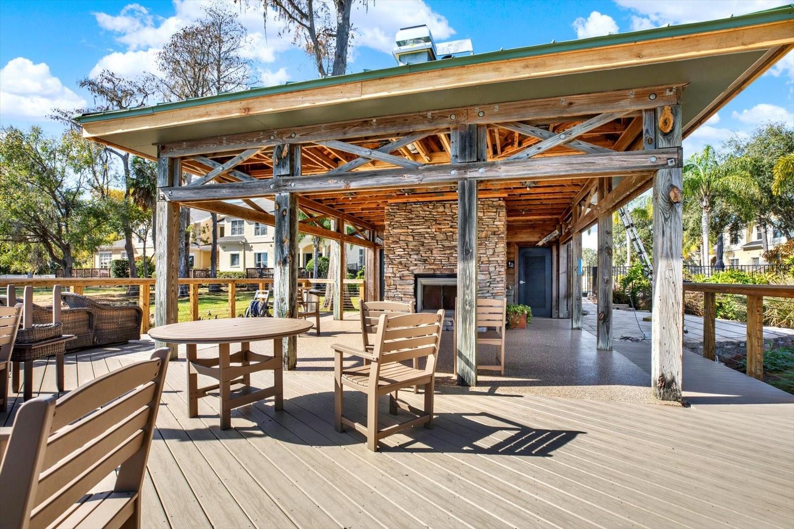 LAKESIDE TWNHMS - Residential