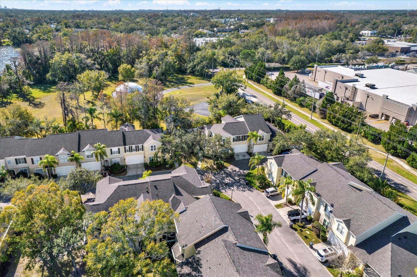 LAKESIDE TWNHMS - Residential