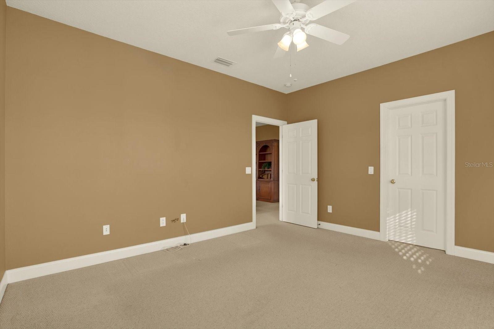 LAKESIDE TWNHMS - Residential