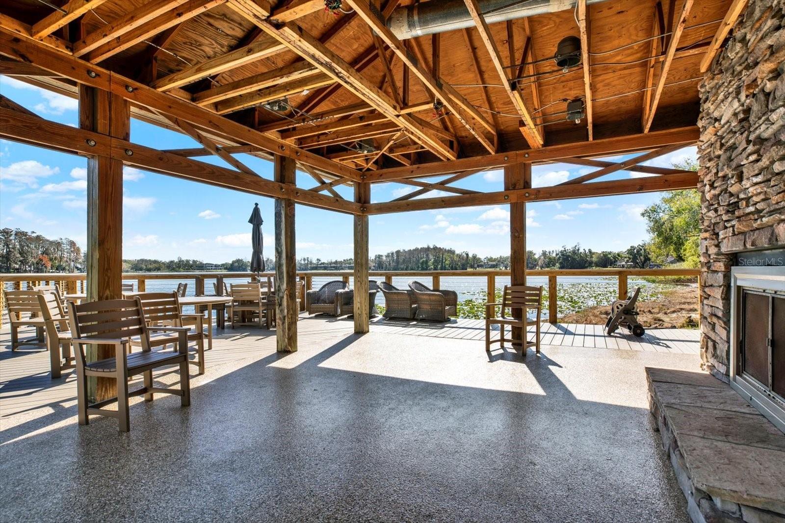 LAKESIDE TWNHMS - Residential