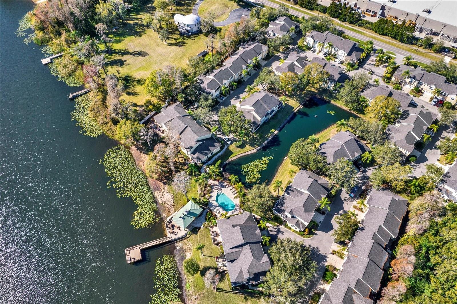 LAKESIDE TWNHMS - Residential