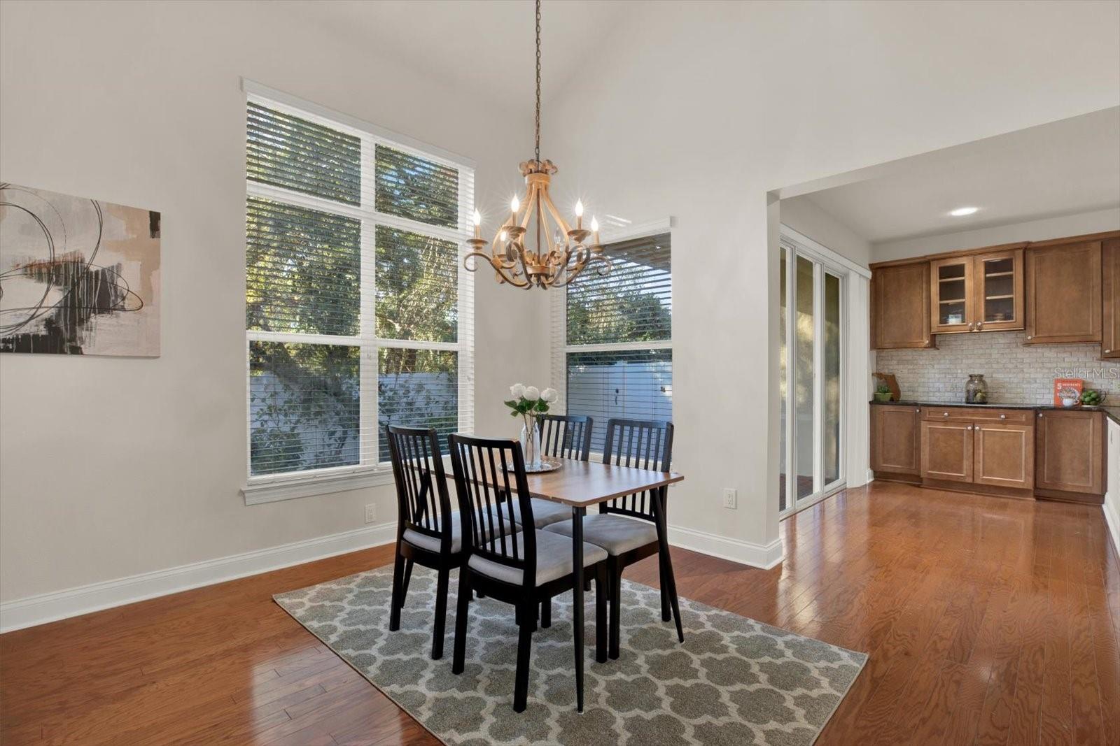 LAKESIDE TWNHMS - Residential