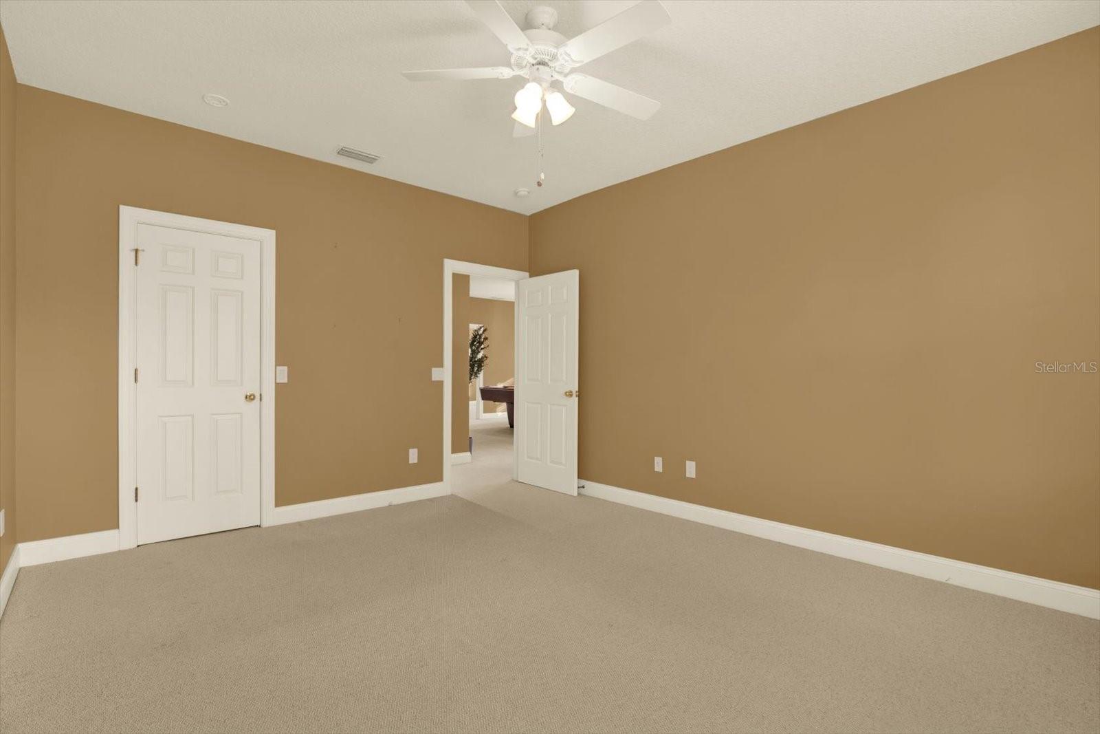 LAKESIDE TWNHMS - Residential