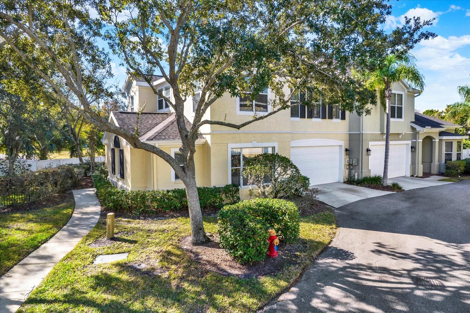 LAKESIDE TWNHMS - Residential