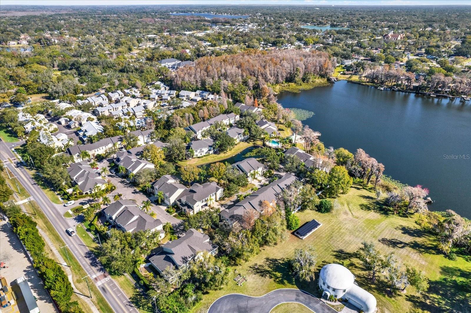 LAKESIDE TWNHMS - Residential