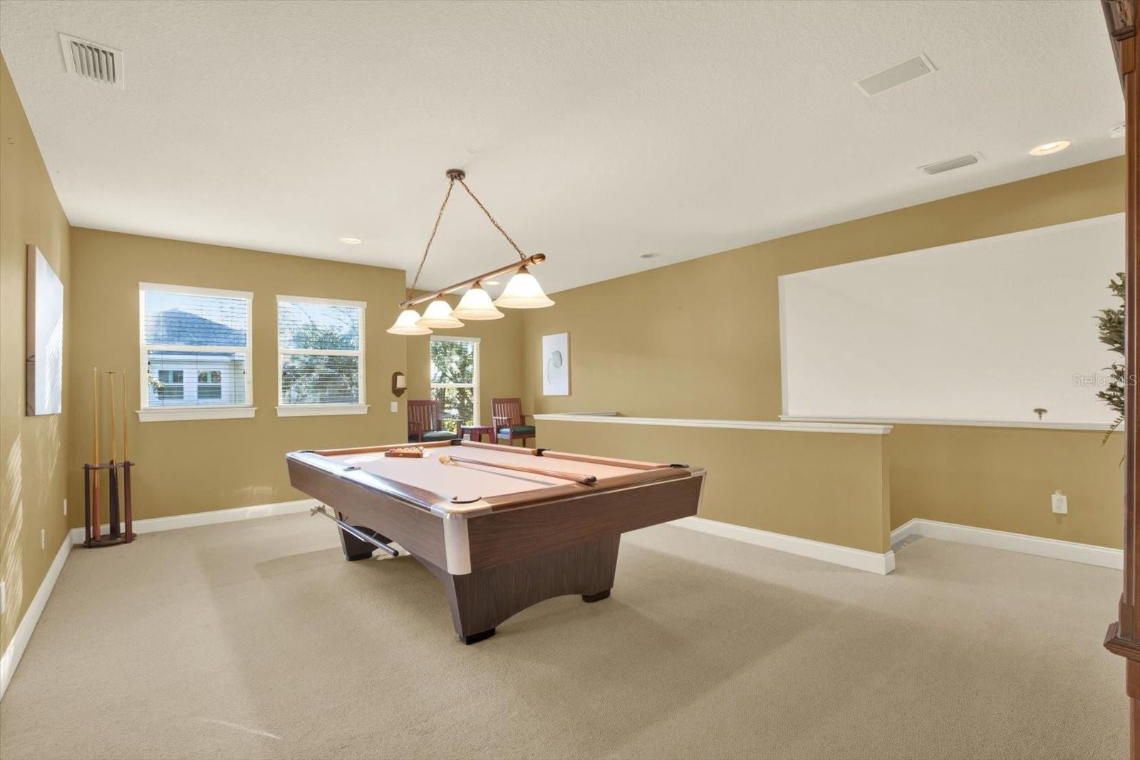 LAKESIDE TWNHMS - Residential