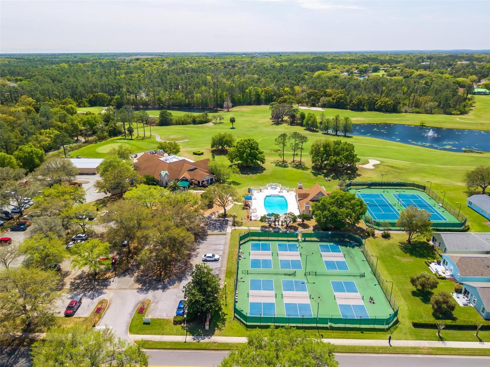 MOUNT DORA COUNTRY CLUB MOUNT DORA PH 02-2 - Residential Lease
