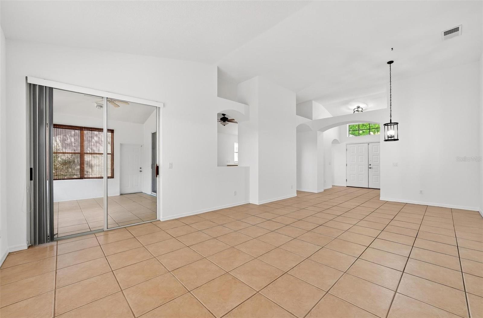 MOUNT DORA COUNTRY CLUB MOUNT DORA PH 02-2 - Residential Lease