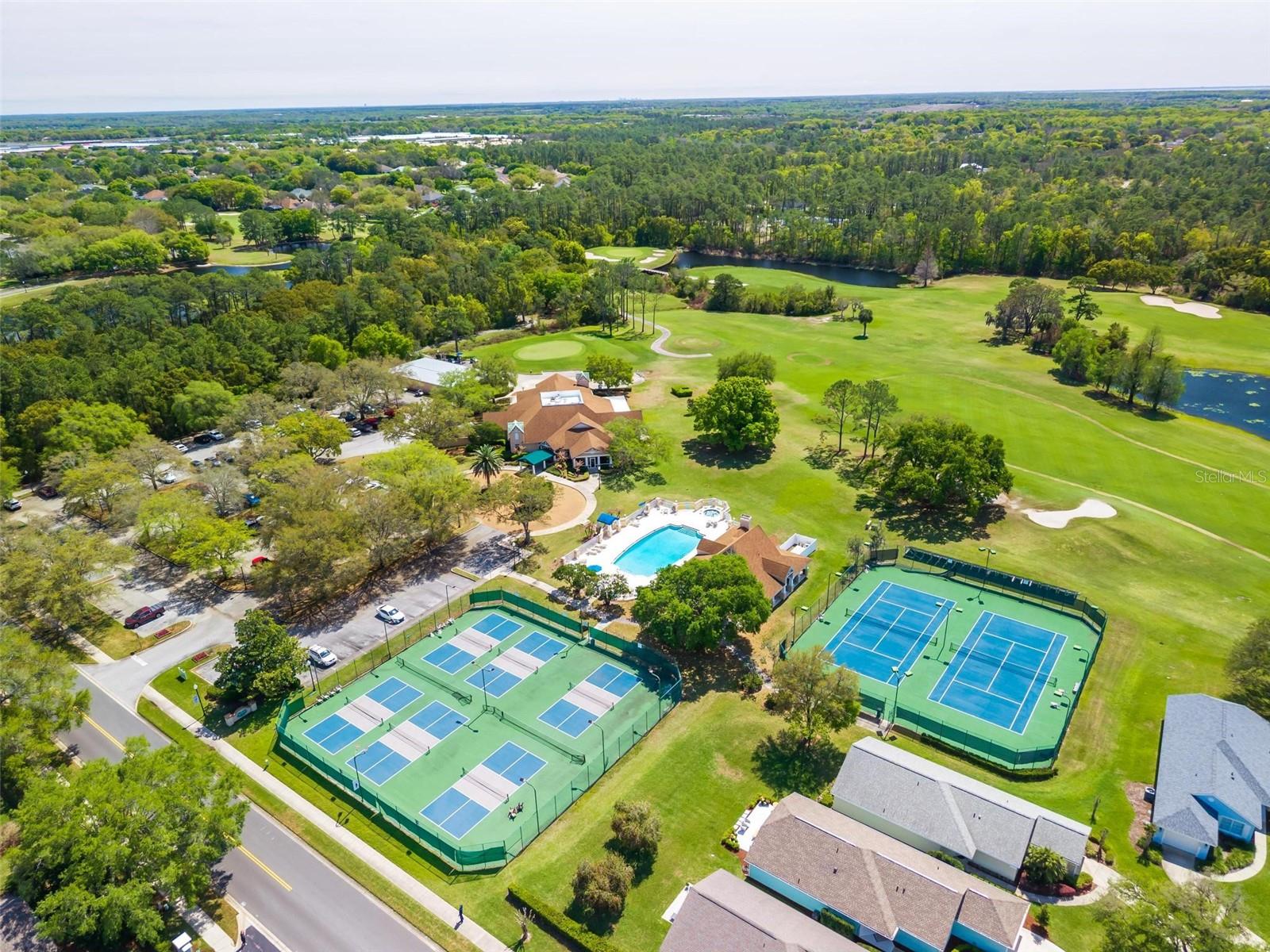 MOUNT DORA COUNTRY CLUB MOUNT DORA PH 02-2 - Residential Lease
