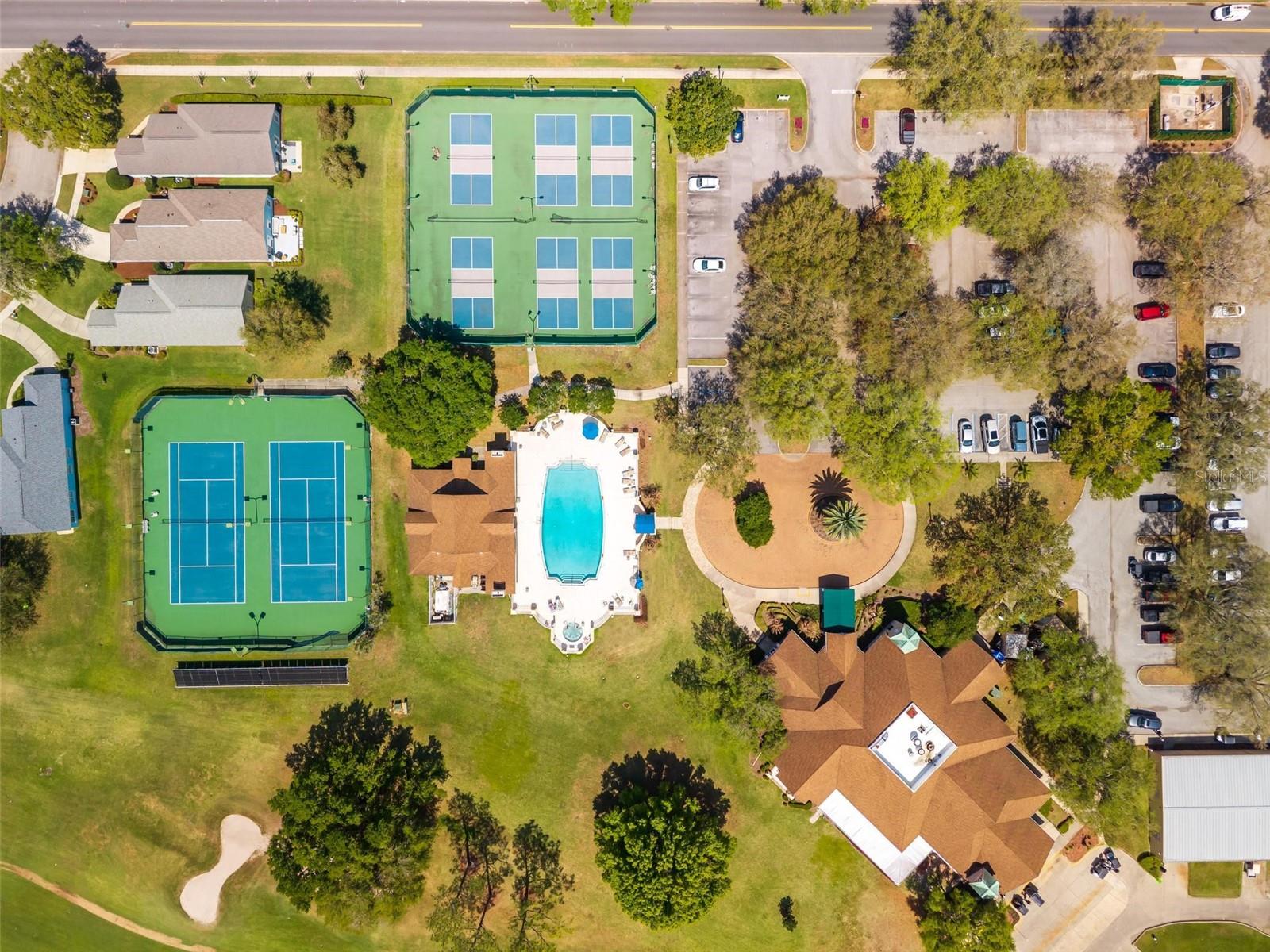 MOUNT DORA COUNTRY CLUB MOUNT DORA PH 02-2 - Residential Lease