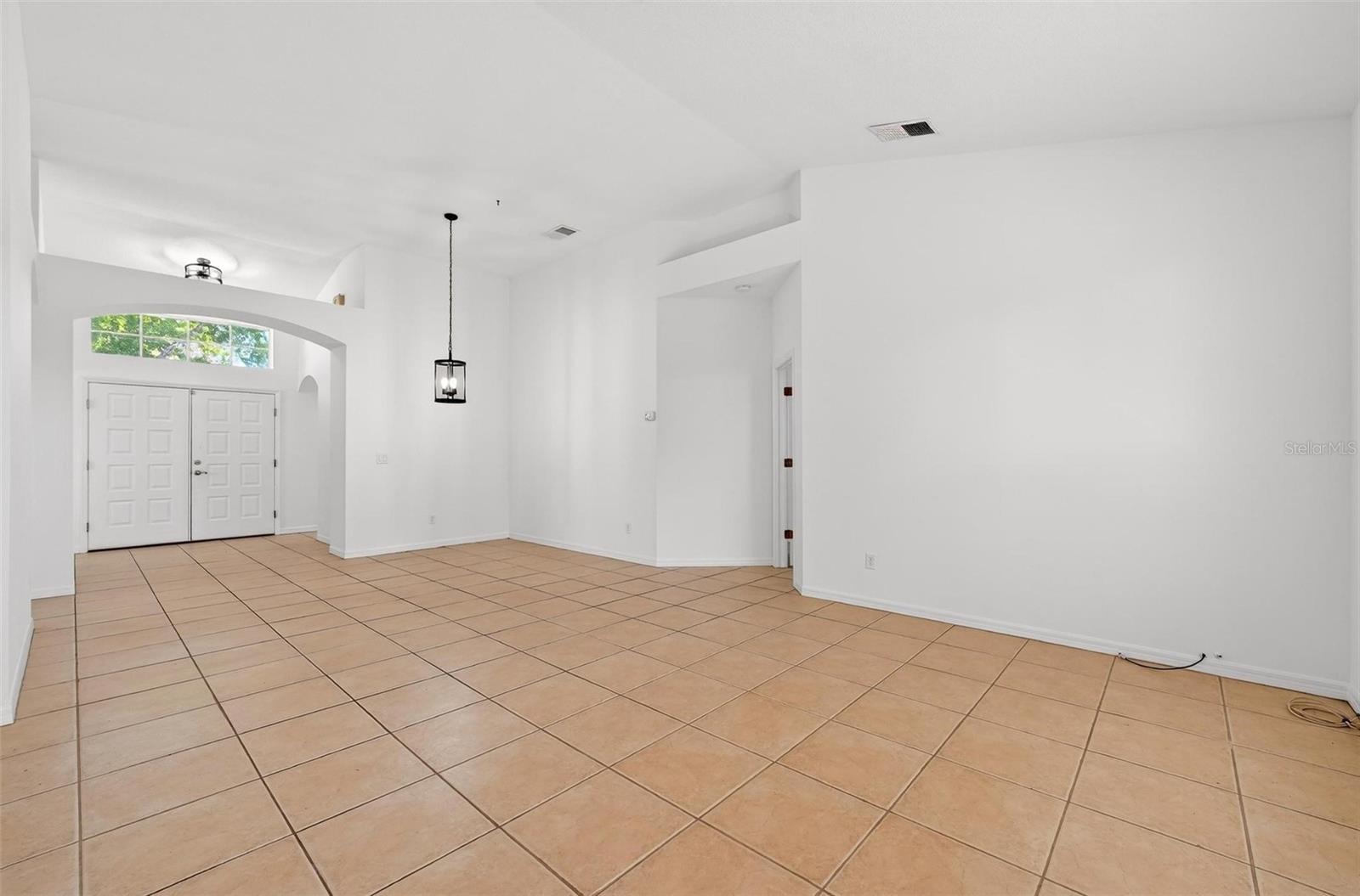 MOUNT DORA COUNTRY CLUB MOUNT DORA PH 02-2 - Residential Lease