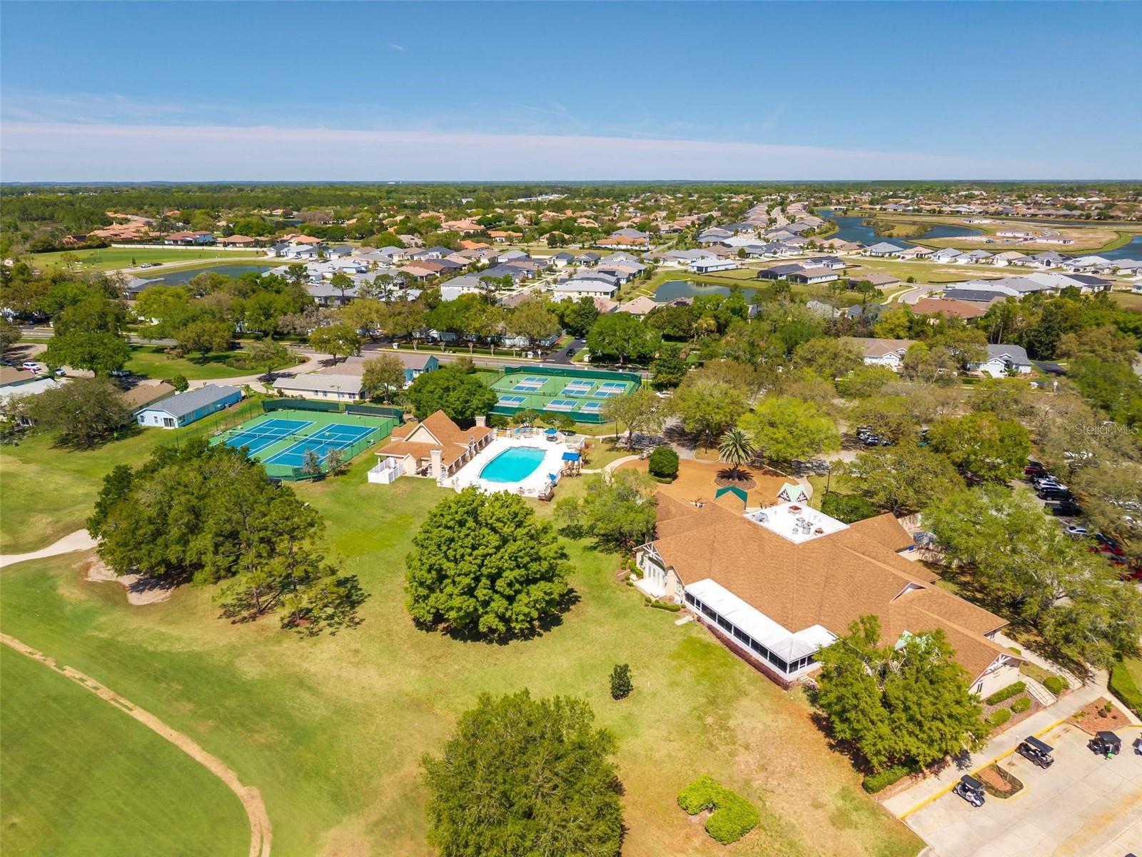 MOUNT DORA COUNTRY CLUB MOUNT DORA PH 02-2 - Residential Lease