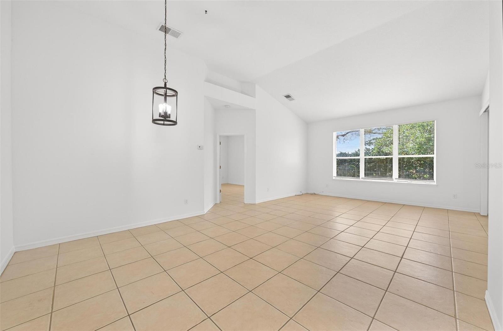 MOUNT DORA COUNTRY CLUB MOUNT DORA PH 02-2 - Residential Lease