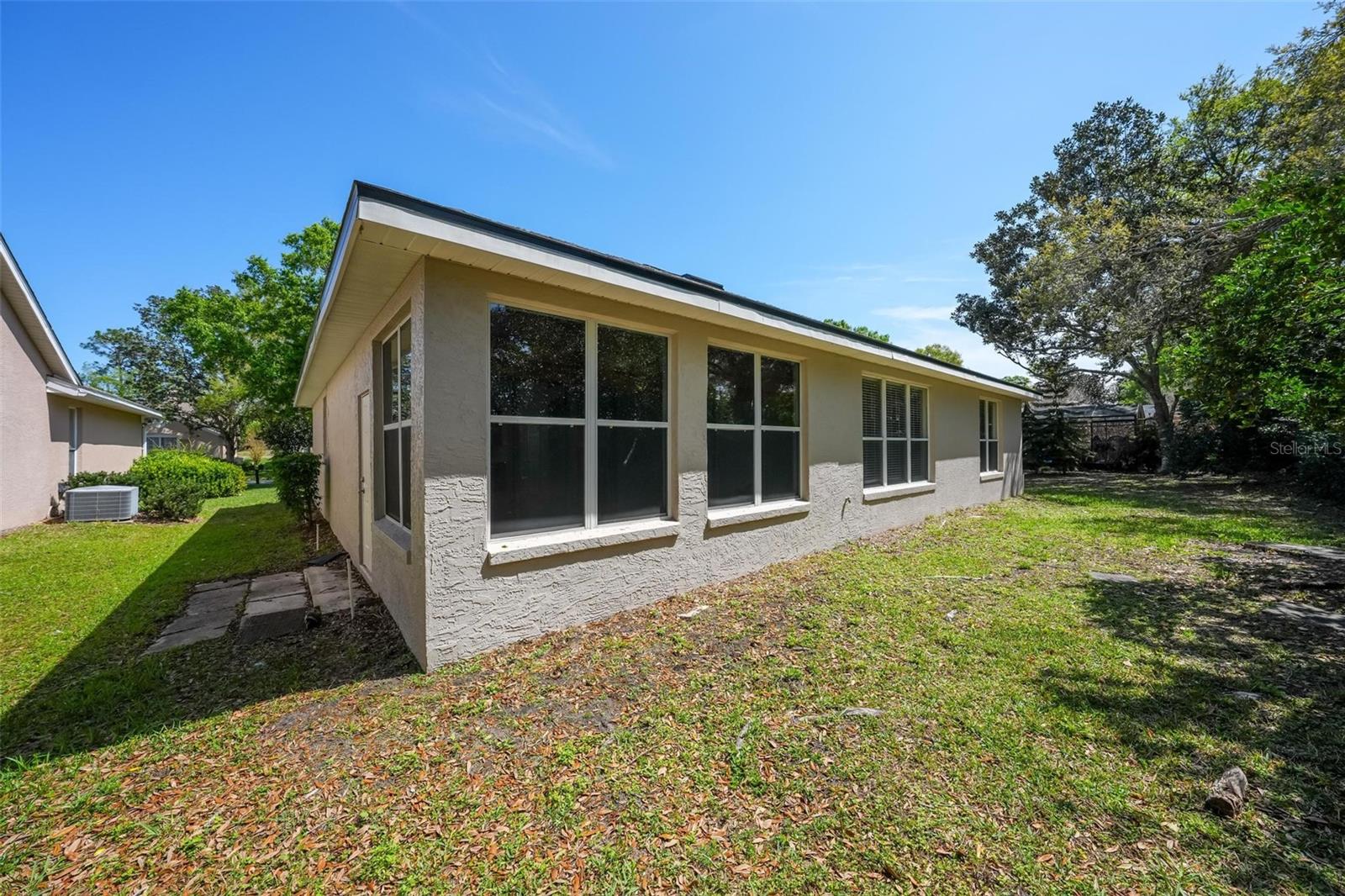 MOUNT DORA COUNTRY CLUB MOUNT DORA PH 02-2 - Residential Lease