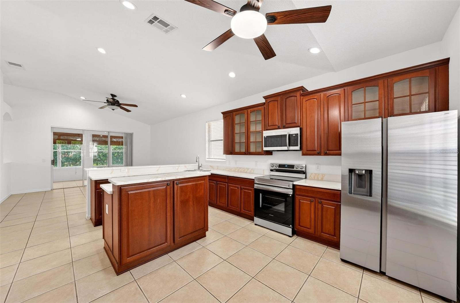 MOUNT DORA COUNTRY CLUB MOUNT DORA PH 02-2 - Residential Lease