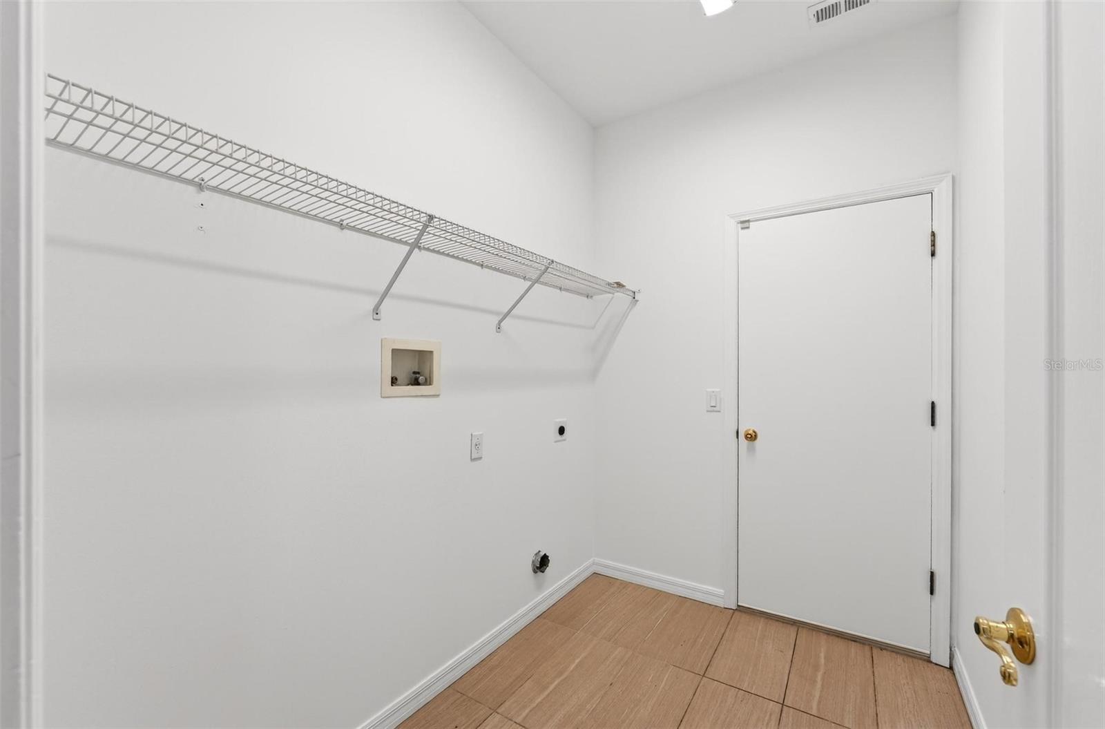 MOUNT DORA COUNTRY CLUB MOUNT DORA PH 02-2 - Residential Lease