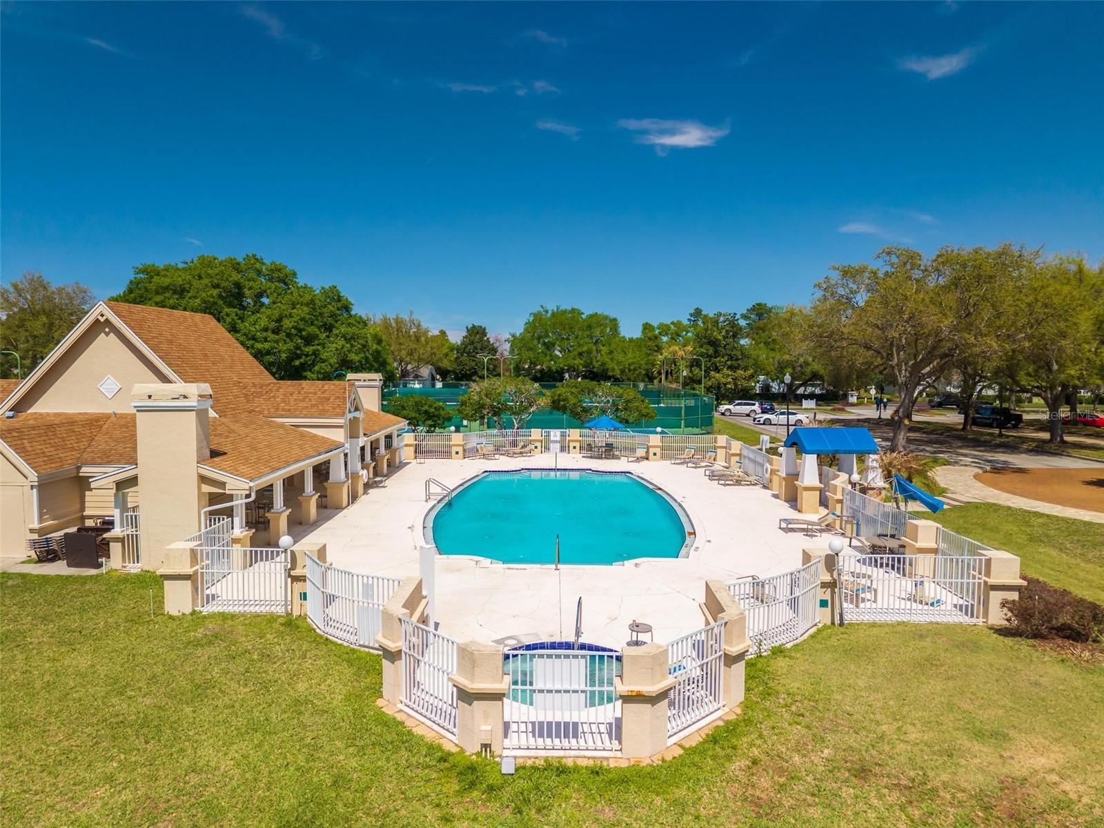 MOUNT DORA COUNTRY CLUB MOUNT DORA PH 02-2 - Residential Lease
