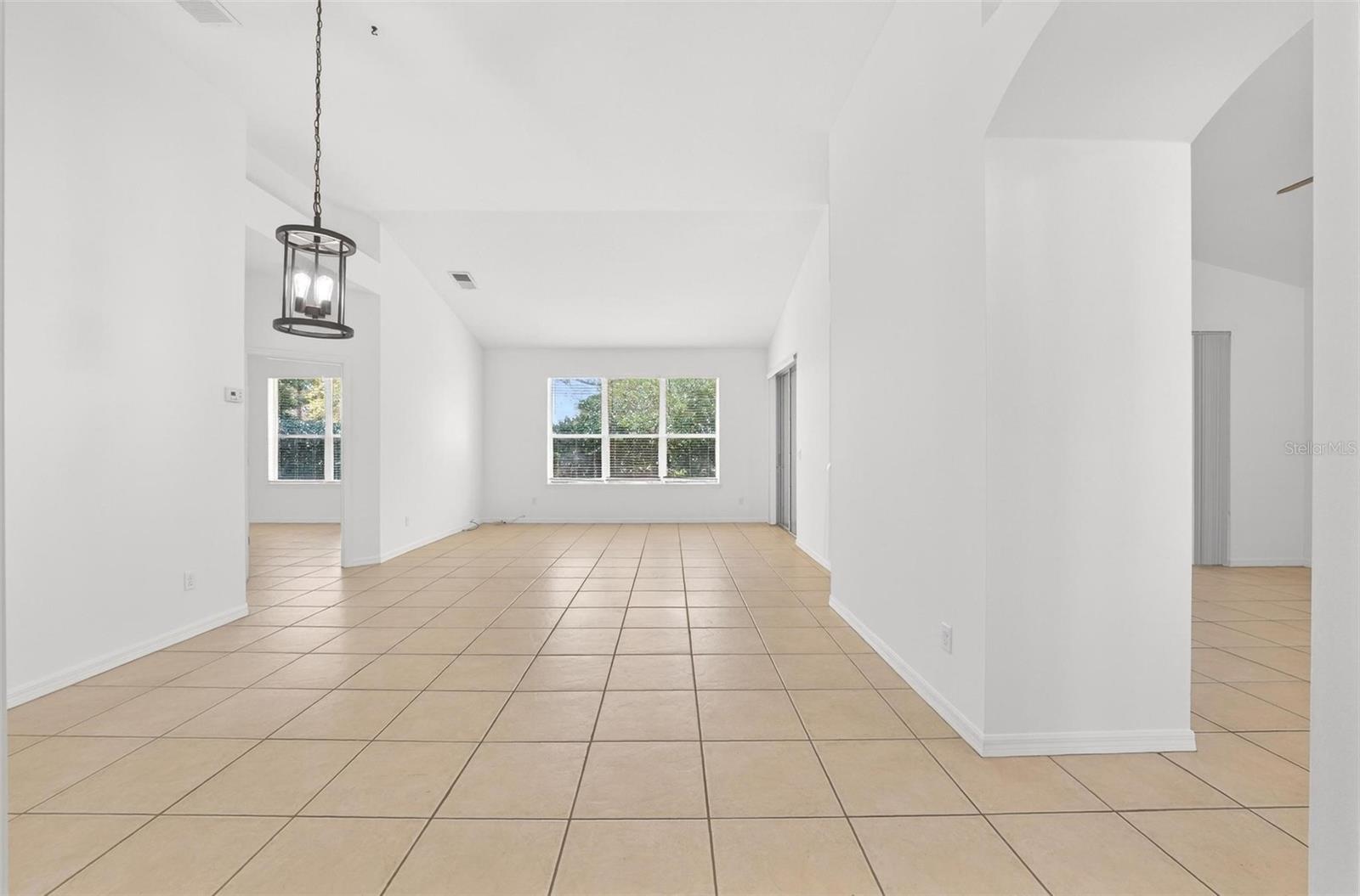 MOUNT DORA COUNTRY CLUB MOUNT DORA PH 02-2 - Residential Lease