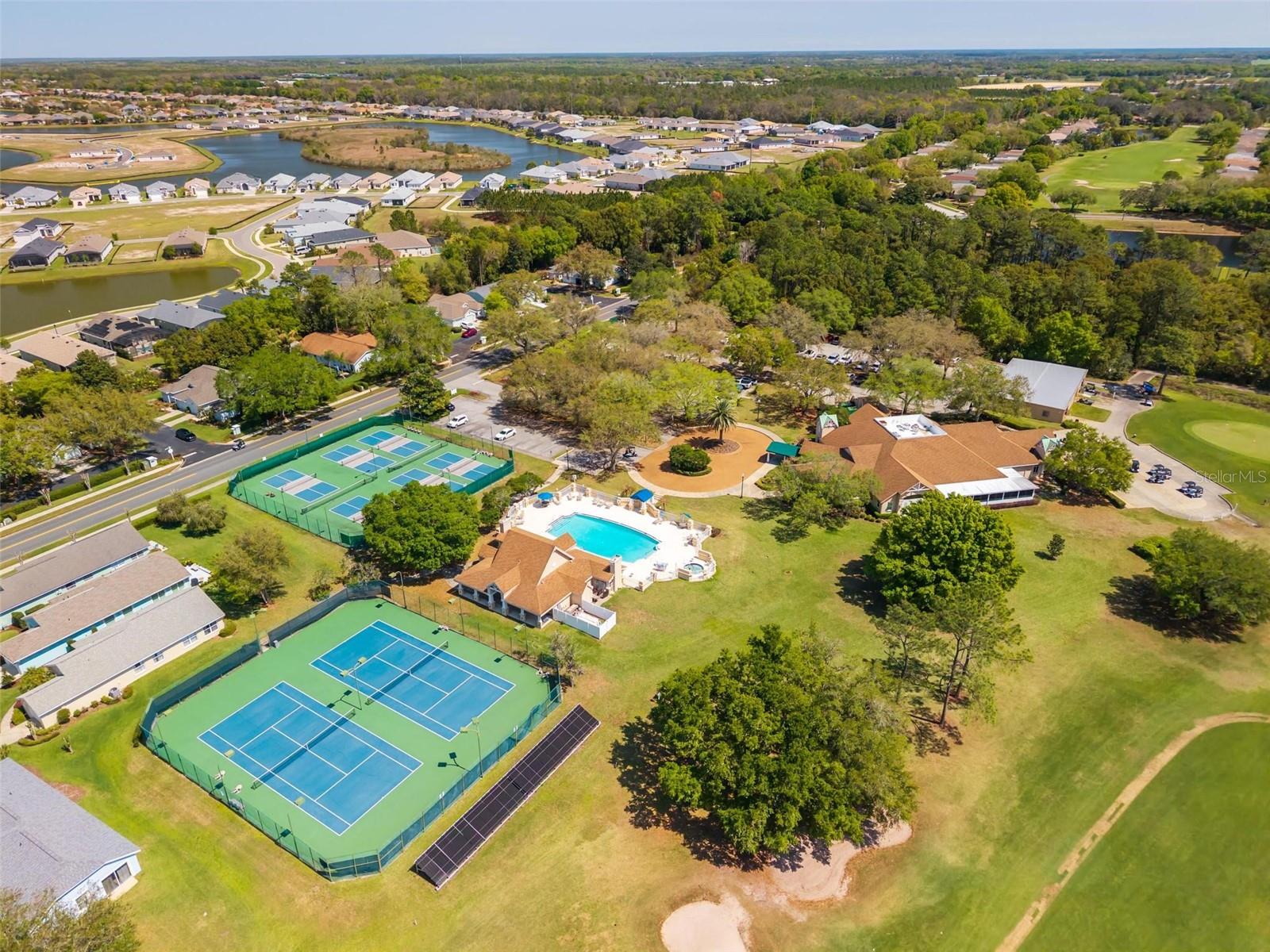 MOUNT DORA COUNTRY CLUB MOUNT DORA PH 02-2 - Residential Lease