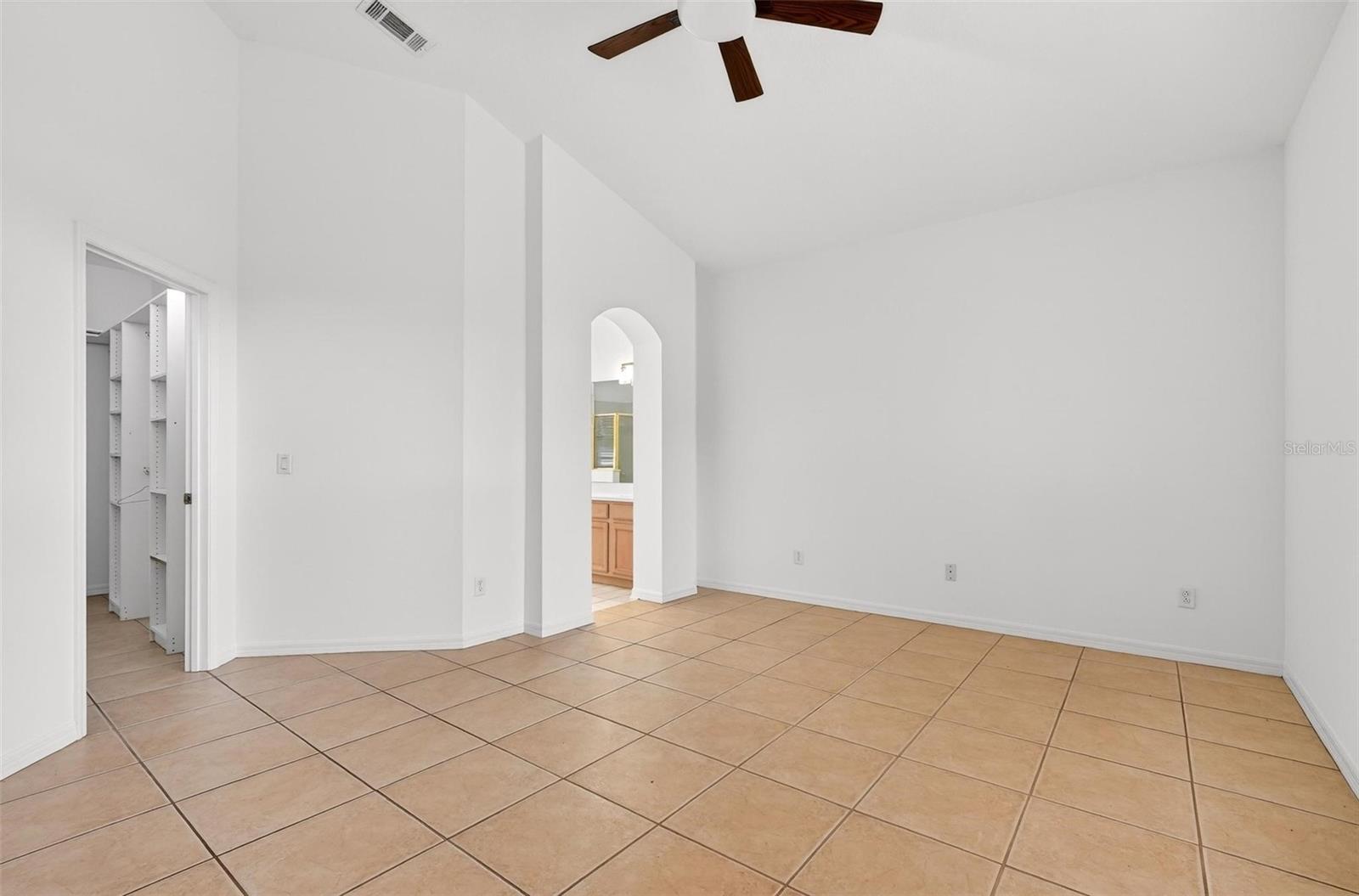 MOUNT DORA COUNTRY CLUB MOUNT DORA PH 02-2 - Residential Lease