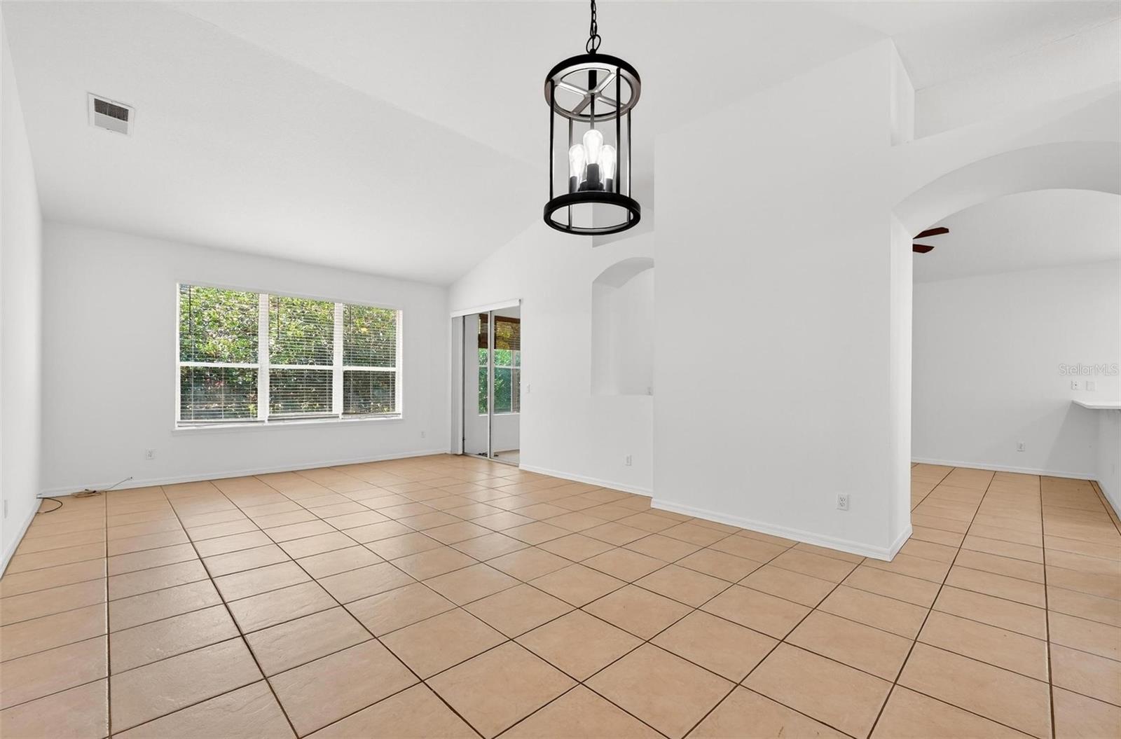 MOUNT DORA COUNTRY CLUB MOUNT DORA PH 02-2 - Residential Lease