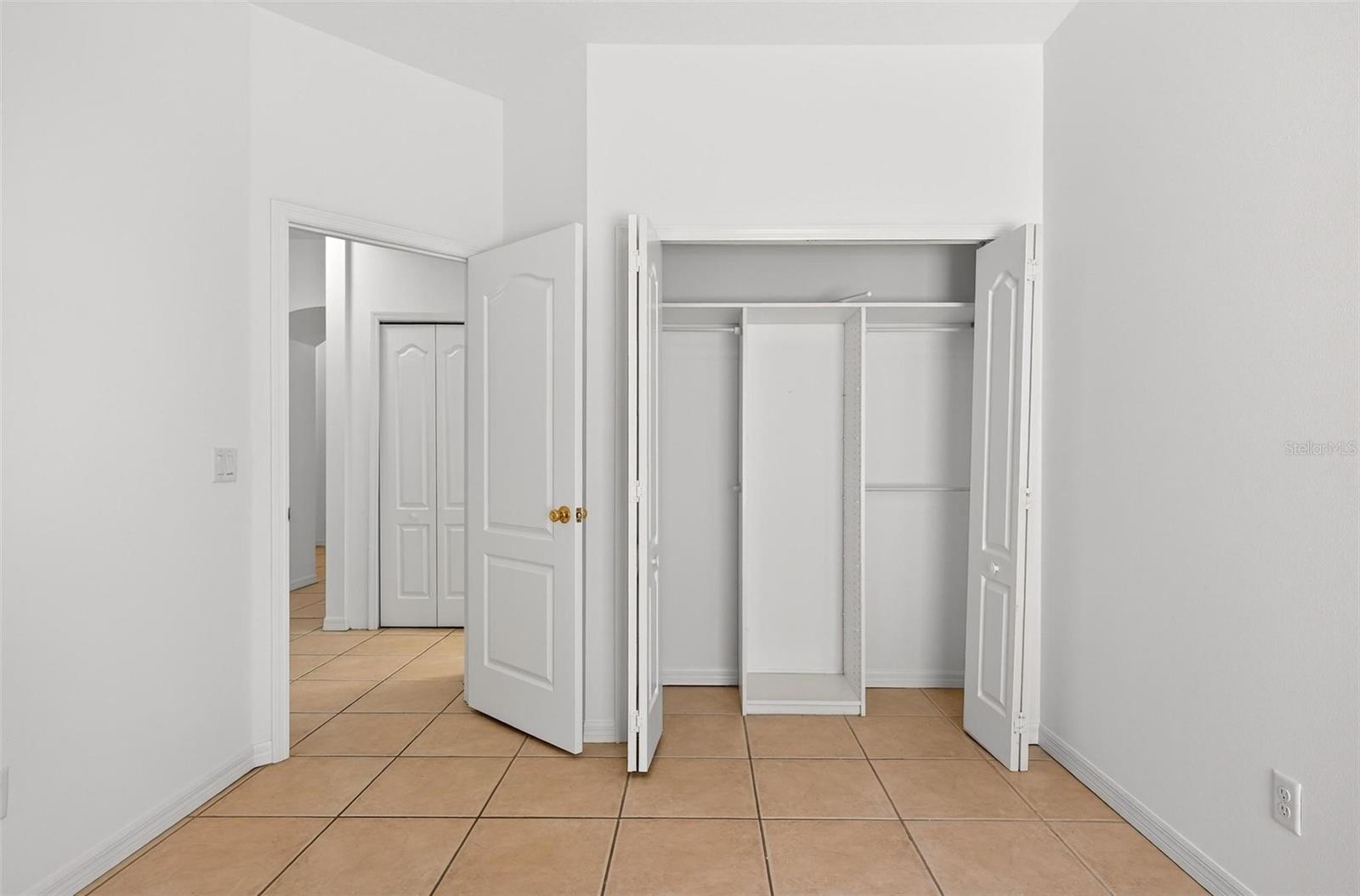 MOUNT DORA COUNTRY CLUB MOUNT DORA PH 02-2 - Residential Lease