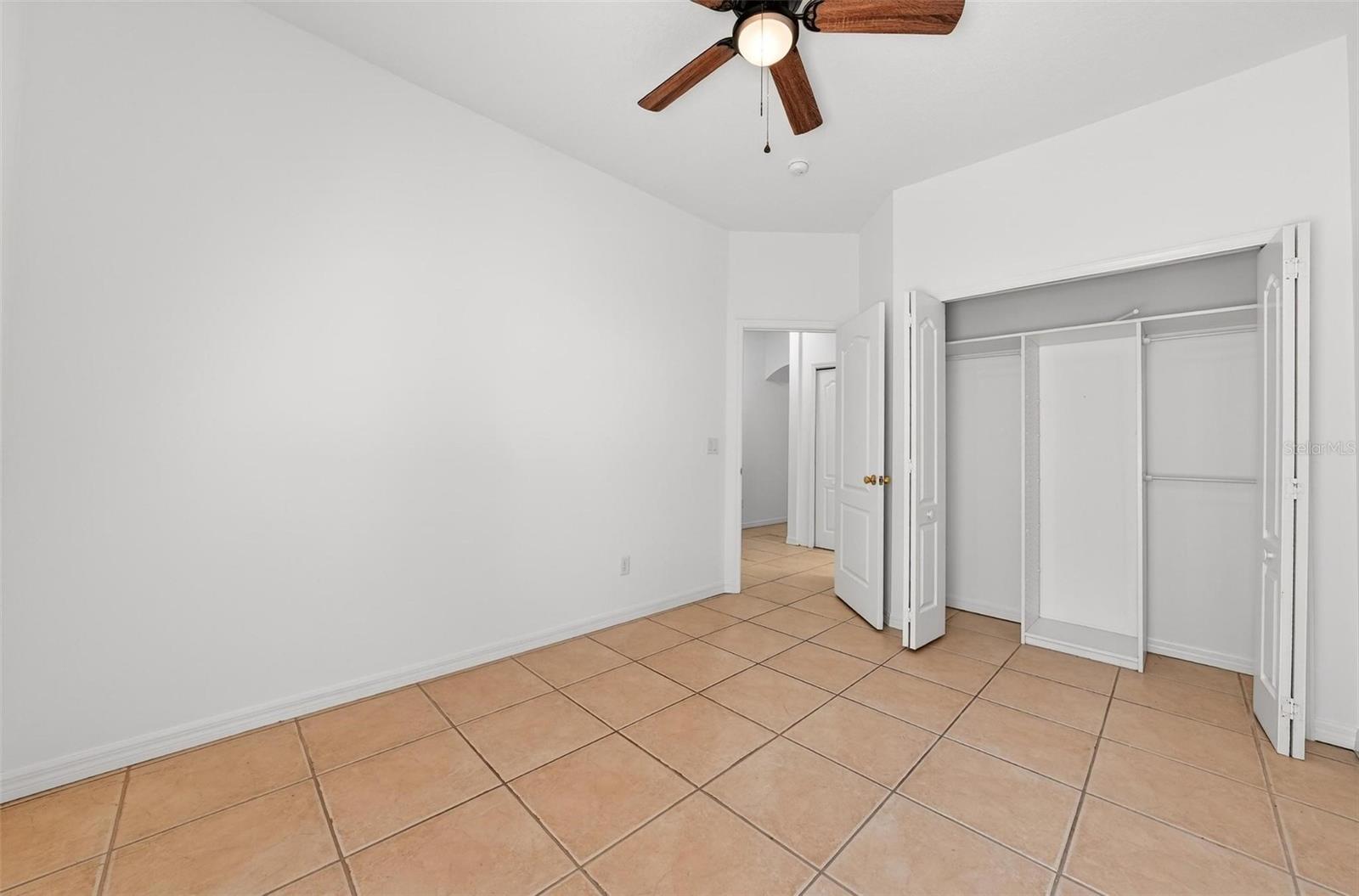 MOUNT DORA COUNTRY CLUB MOUNT DORA PH 02-2 - Residential Lease