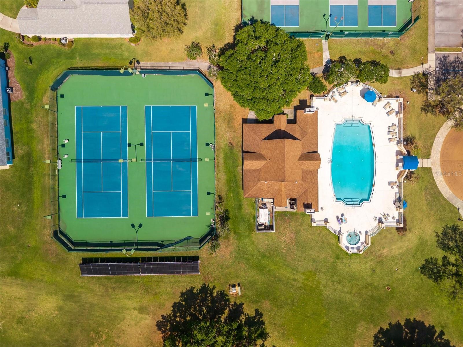 MOUNT DORA COUNTRY CLUB MOUNT DORA PH 02-2 - Residential Lease