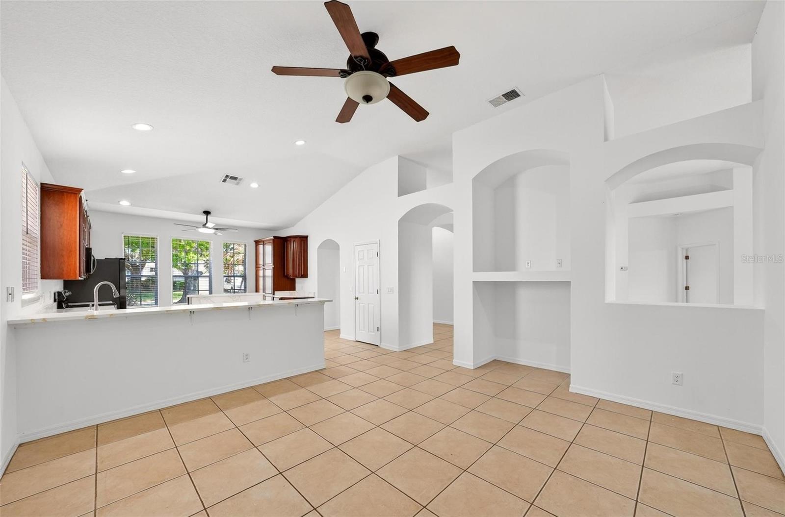 MOUNT DORA COUNTRY CLUB MOUNT DORA PH 02-2 - Residential Lease